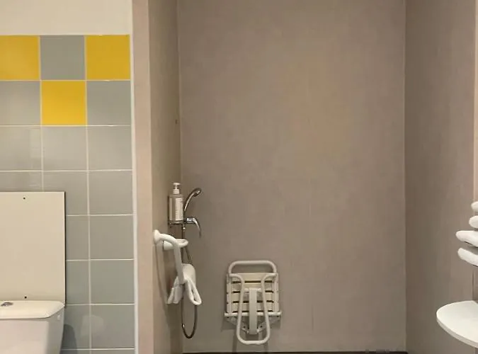 Restaurant D'application Lesdiguieres - Ecole Hoteliere - 4* Гренобль